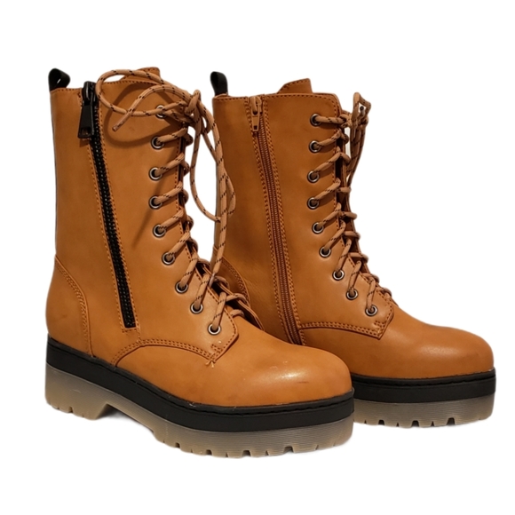 NWOT Mid Calf Lace Up Zip Up Lug Sole Combat Boots - Picture 3 of 6